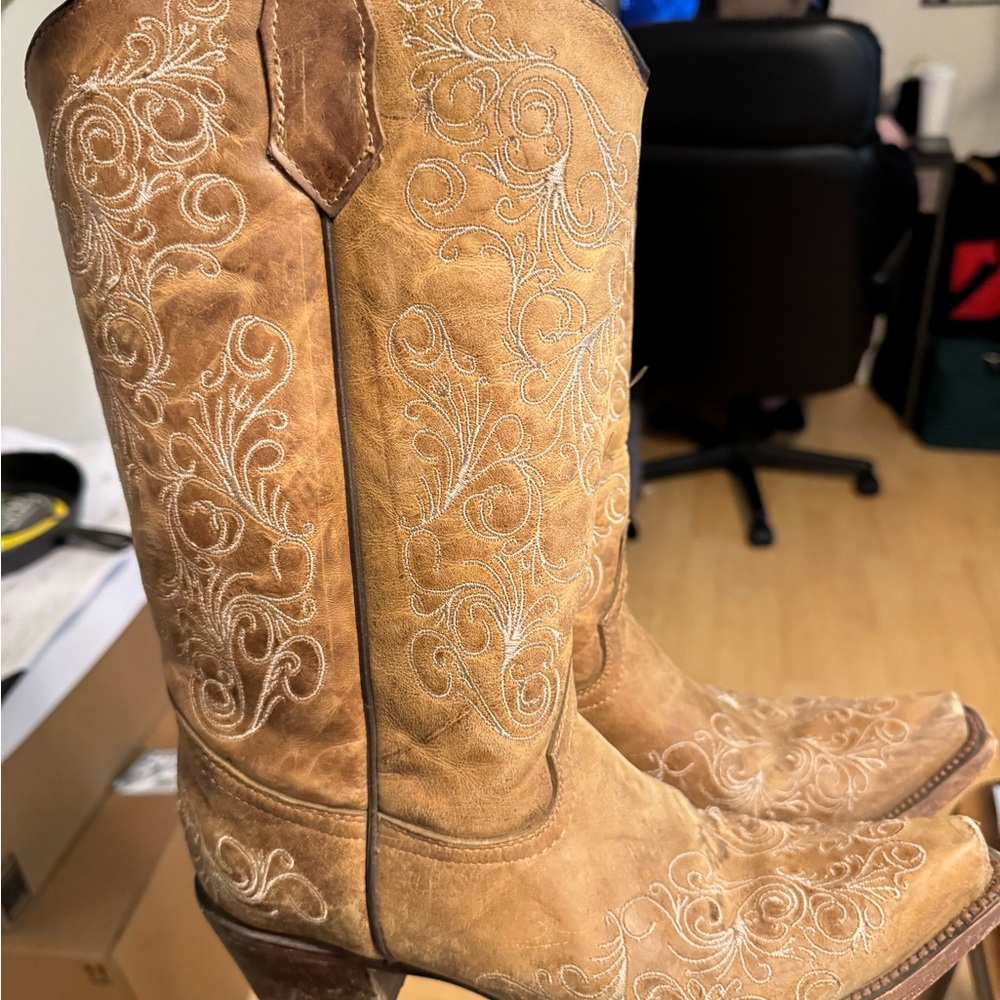 Embroidered Tan Western Boots